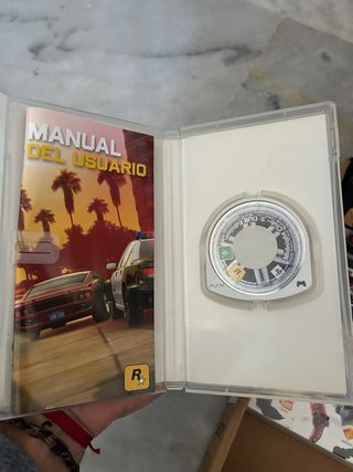 LOTE 11 JUEGOS PSP (GTA, CARS...) + MEMORY STICK