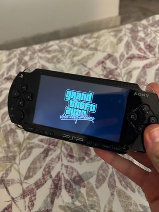 LOTE 11 JUEGOS PSP (GTA, CARS...) + MEMORY STICK