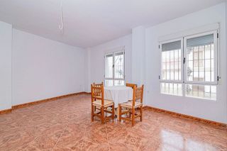 Casa adosada en venta en Loja