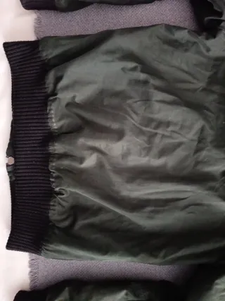 Cazadora Superdry bomber verde con capucha