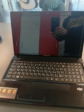 Portátil Lenovo Negro