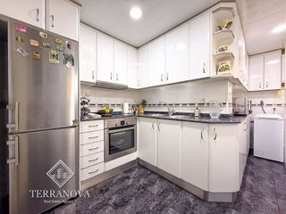 Piso en venta en Can Serra en Hospitalet de Llobregat, L´