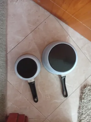 2 cazuelas cerámica y metal