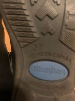 Zapatos escolares Titanitos negros talla 27
