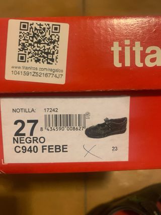 Zapatos escolares Titanitos negros talla 27