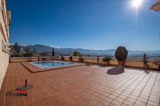 Casa adosada en venta en Bola de Oro - Serrallo en Granada