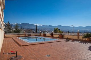 Casa adosada en venta en Bola de Oro - Serrallo en Granada