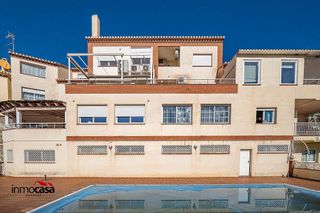 Casa adosada en venta en Bola de Oro - Serrallo en Granada