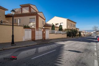 Casa adosada en venta en Bola de Oro - Serrallo en Granada