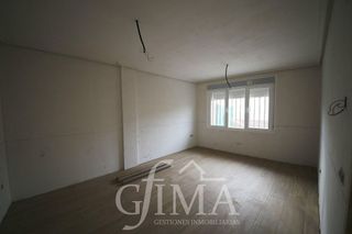 Casa adosada en venta en Tomelloso