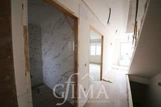 Casa adosada en venta en Tomelloso