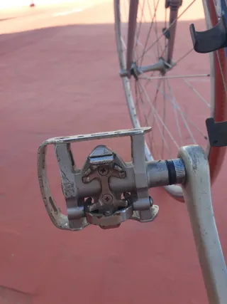 Bicicleta de carretera Zeus azul.