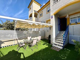 Casa adosada en venta en Urbanizaciones en Guardamar del Segura