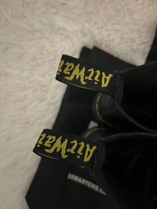 Botas Dr. Martens negras con plataforma