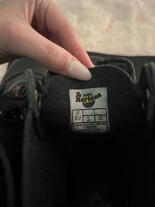 Botas Dr. Martens negras con plataforma