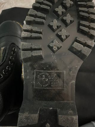 Botas Dr. Martens negras con plataforma