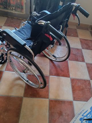 Silla de ruedas plegable