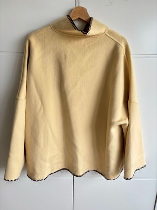 Abrigo corto lana pespuntes