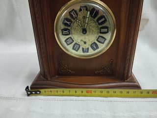 Despertador sobremesa de madera PETER