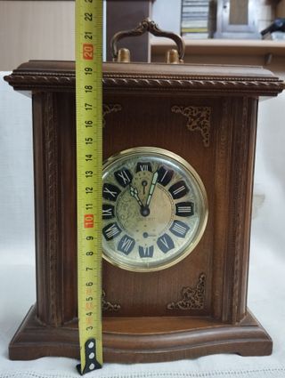 Despertador sobremesa de madera PETER