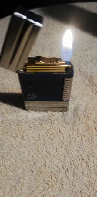 Mechero antiguo D azul