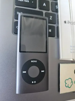 iPod Nano 4ta Gen 8GB Negro Sin Uso. Leer