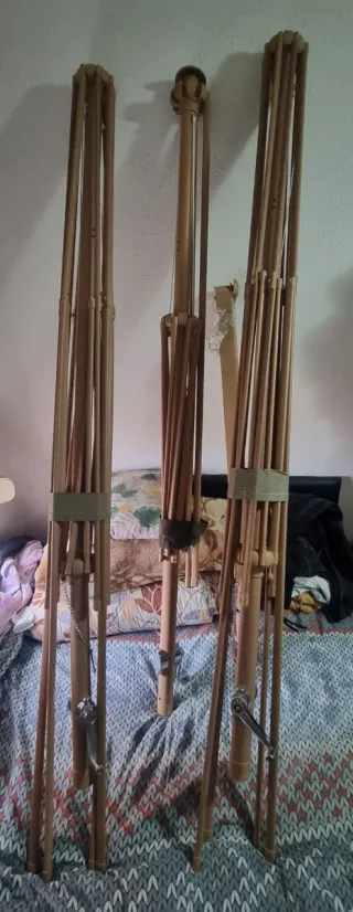 Parasoles de madera y metal