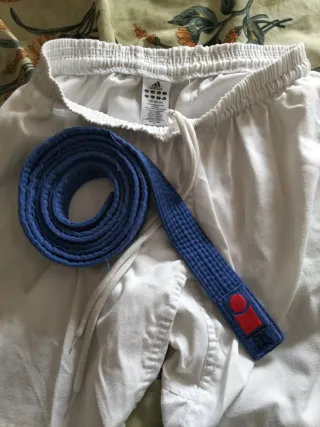 Pantalón Judo Adidas 150/160 + Cinturón Azul