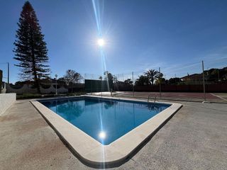 Chalet en venta en Peña de las Águilas en Elche