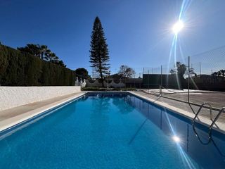 Chalet en venta en Peña de las Águilas en Elche