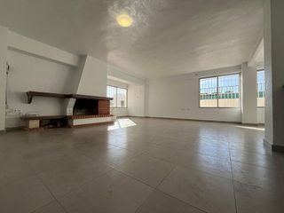Chalet en venta en Peña de las Águilas en Elche