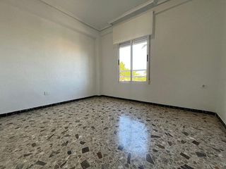 Chalet en venta en Peña de las Águilas en Elche