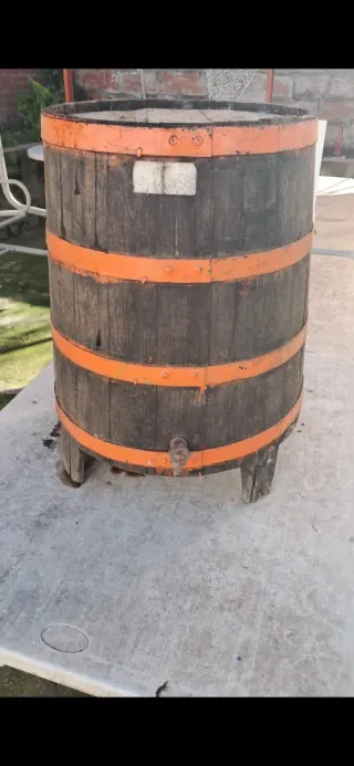 Bidón de vino antiguo de madera.unos 100 litros +