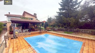 Chalet en venta en Universidad en Ourense