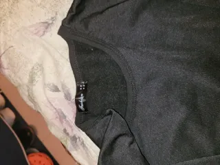 Maglie intime nere e rosse