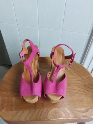 Zapatos de tacón rosa