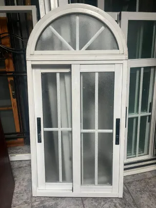 2 Ventanas aluminio con arco para baño