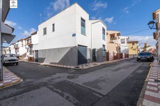 Casa adosada en venta en Albolote