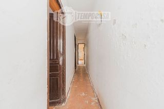 Casa pareada en venta en El Camp de l'Arpa del Clot en Barcelona