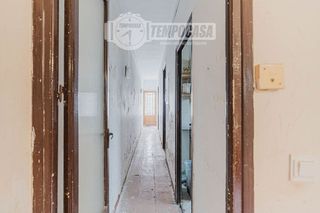 Casa pareada en venta en El Camp de l'Arpa del Clot en Barcelona