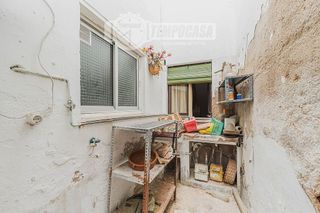 Casa pareada en venta en El Camp de l'Arpa del Clot en Barcelona