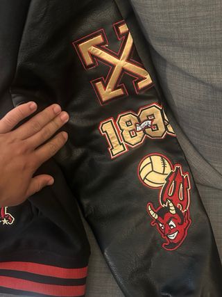 Chaqueta Off-White ac milan