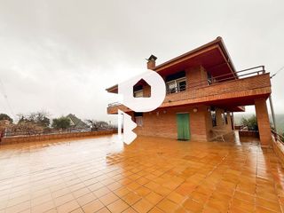 Chalet en venta en Vallirana