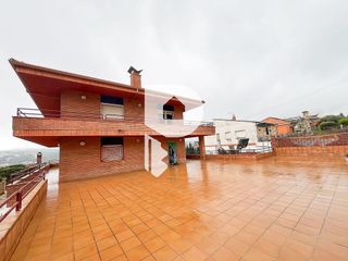Chalet en venta en Vallirana