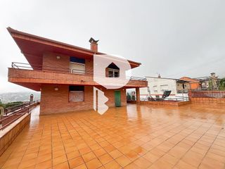 Chalet en venta en Vallirana