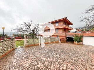 Chalet en venta en Vallirana