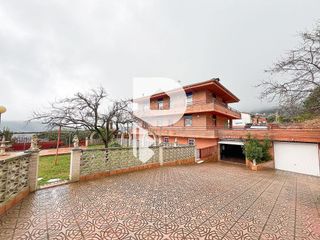 Chalet en venta en Vallirana