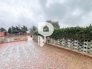 Chalet en venta en Vallirana