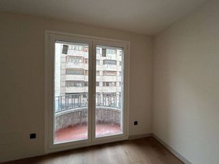 Piso en venta en Plaza España - Villa Pilar - Reyes Católicos - Vadillos en Burgos