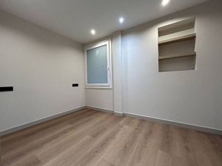 Piso en venta en Plaza España - Villa Pilar - Reyes Católicos - Vadillos en Burgos